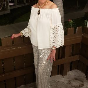 Meet your Posher, Leila